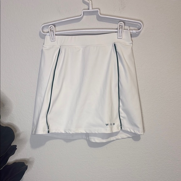 Anthropologie Pants - Wilo the label Medium White Athletic Skort with Green Trim